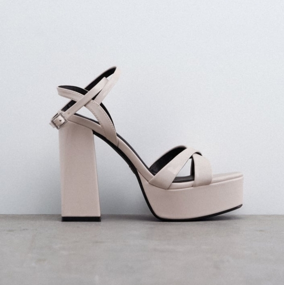 Sale🥳NWt Zara Platform Strappy Style Platform Block Heels - Picture 2 of 3